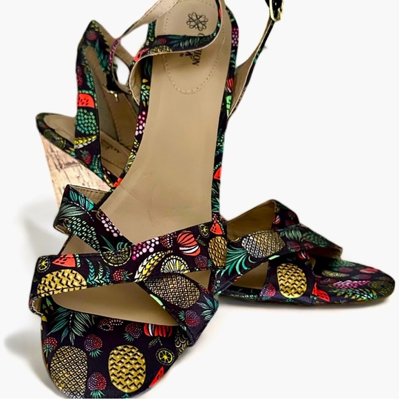 Gorgeous Pineapple Fruits Wedge Cork Strappy Open Toe Black Sandals Heels size 9 - Picture 2 of 16